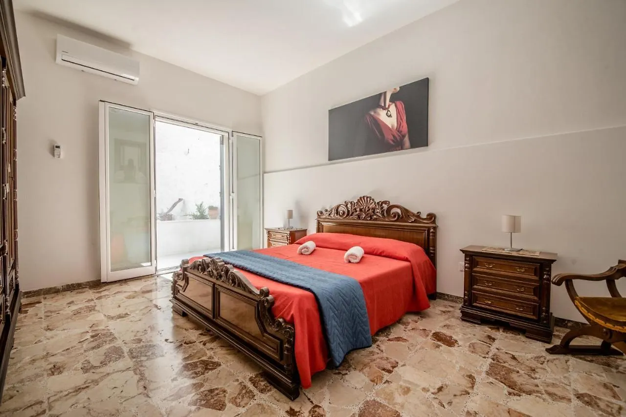Carlentini House B&B Комизо 0*,  Италия